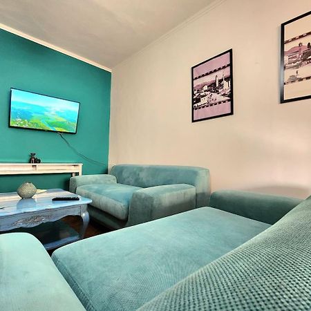 Turqoise Flat In City Center With 24H Self Check In Tiranë Ngoại thất bức ảnh
