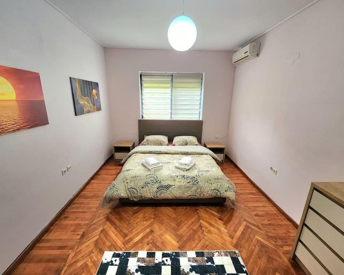 Turqoise Flat In City Center With 24H Self Check In Tiranë Ngoại thất bức ảnh