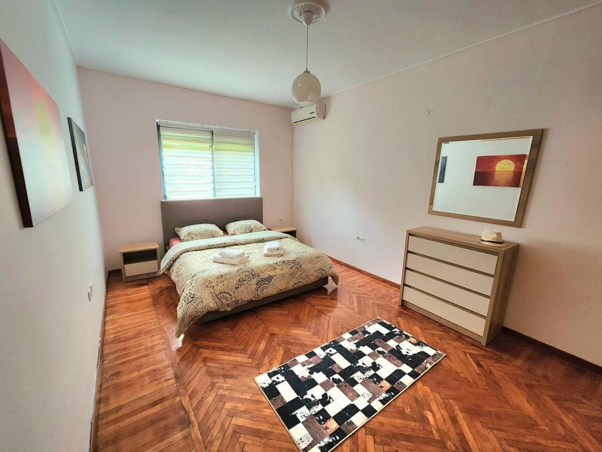 Turqoise Flat In City Center With 24H Self Check In Tiranë Ngoại thất bức ảnh