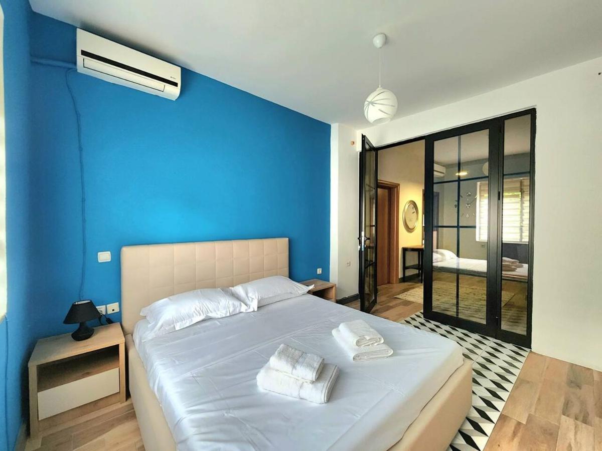 Turqoise Flat In City Center With 24H Self Check In Tiranë Ngoại thất bức ảnh