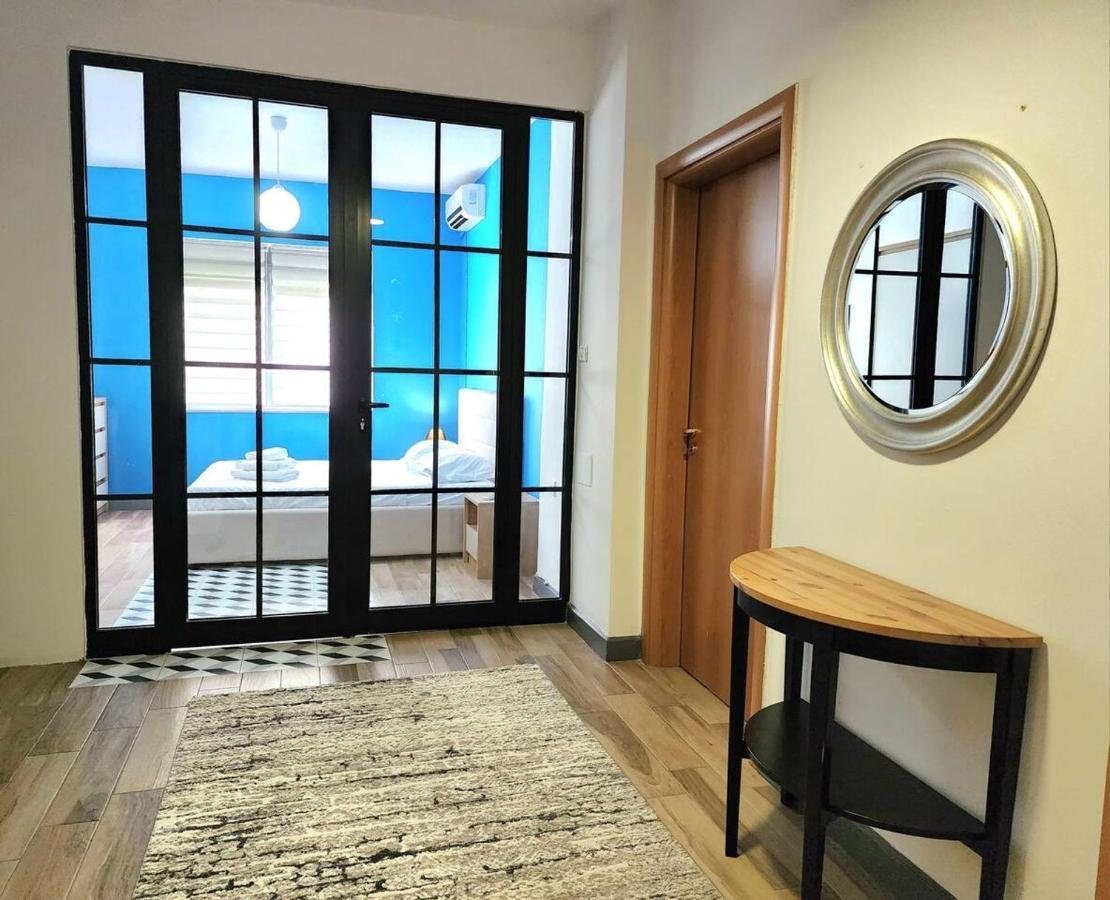 Turqoise Flat In City Center With 24H Self Check In Tiranë Ngoại thất bức ảnh
